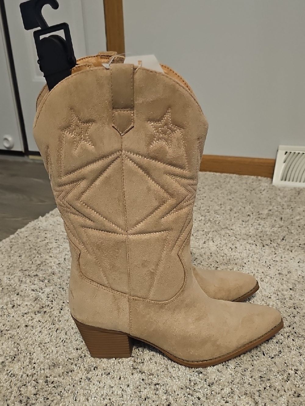 Women's Tan Western Calf High Boots. New